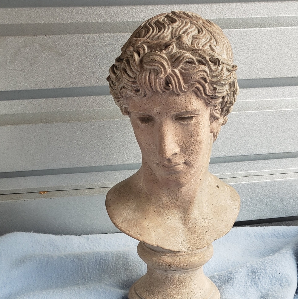 Bust of Roman athelete.